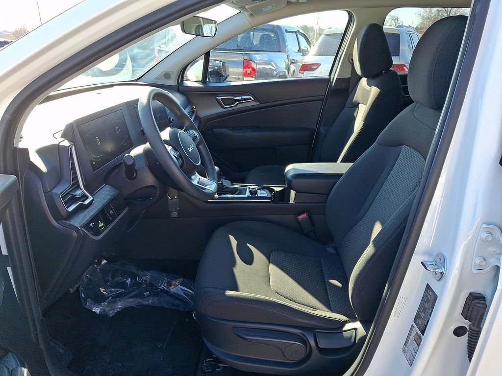 Used 2023 Kia Sportage LX image 13
