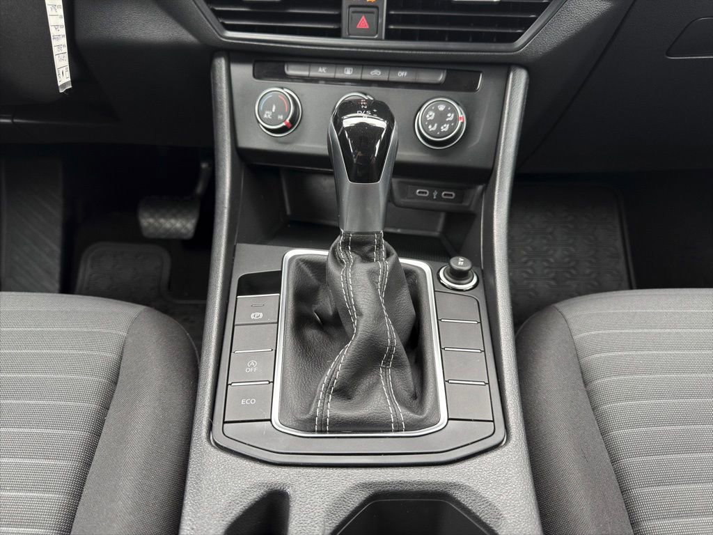 Used 2022 Volkswagen Jetta S image 3