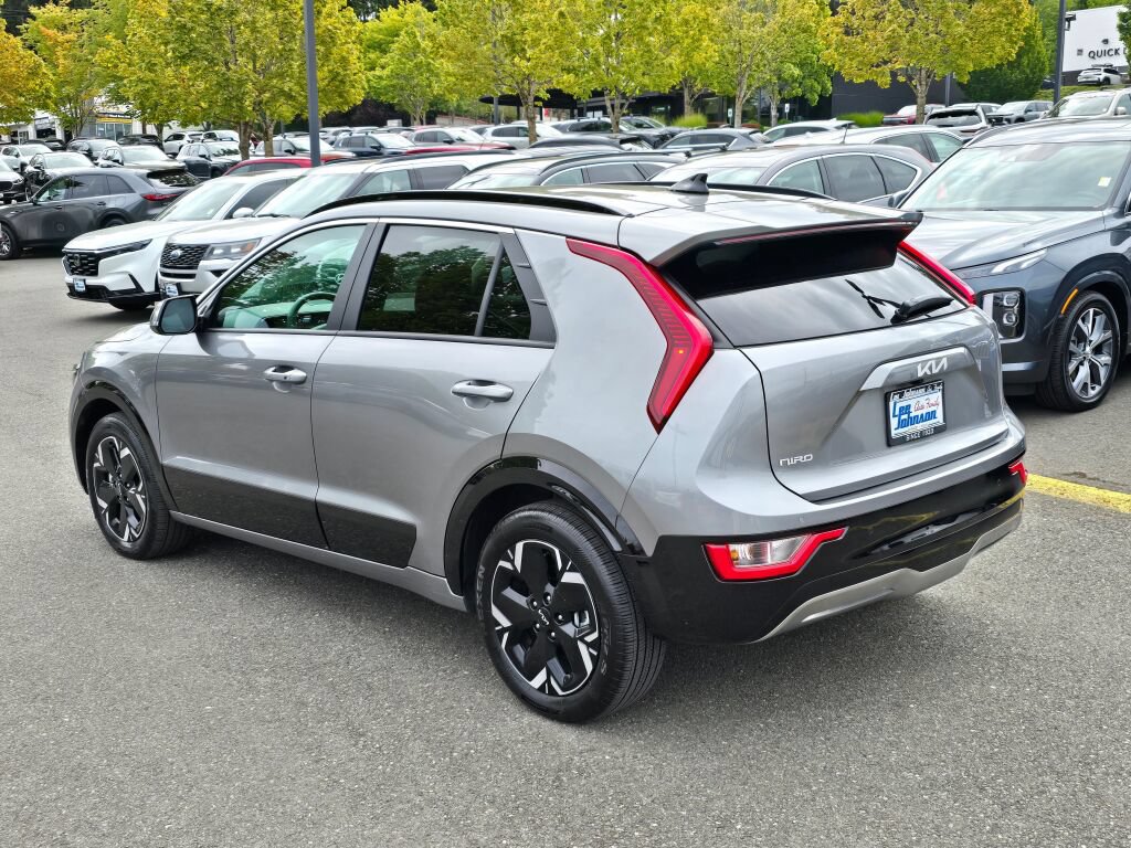 Certified 2024 Kia Niro Wind w/ Wind Preserve Package FWD image 7
