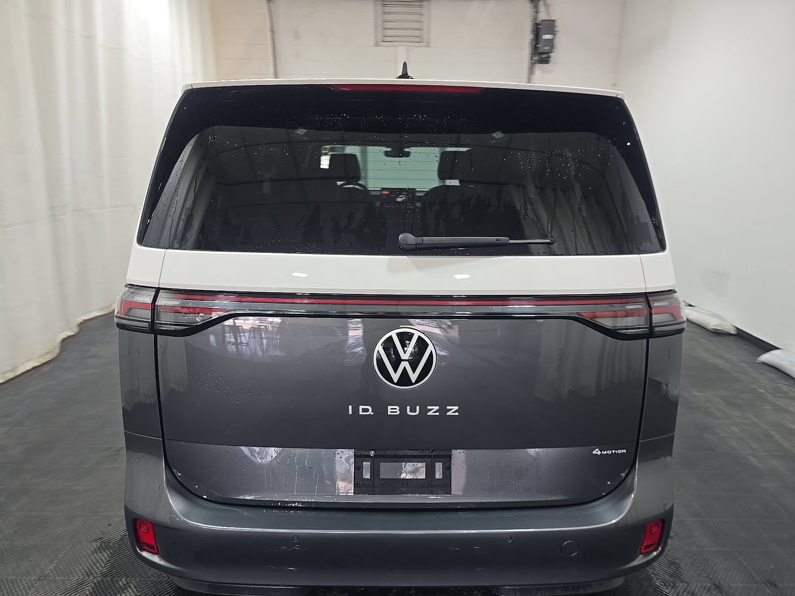 Used 2025 Volkswagen ID. Buzz 1st Edition AWD/4WD image 10