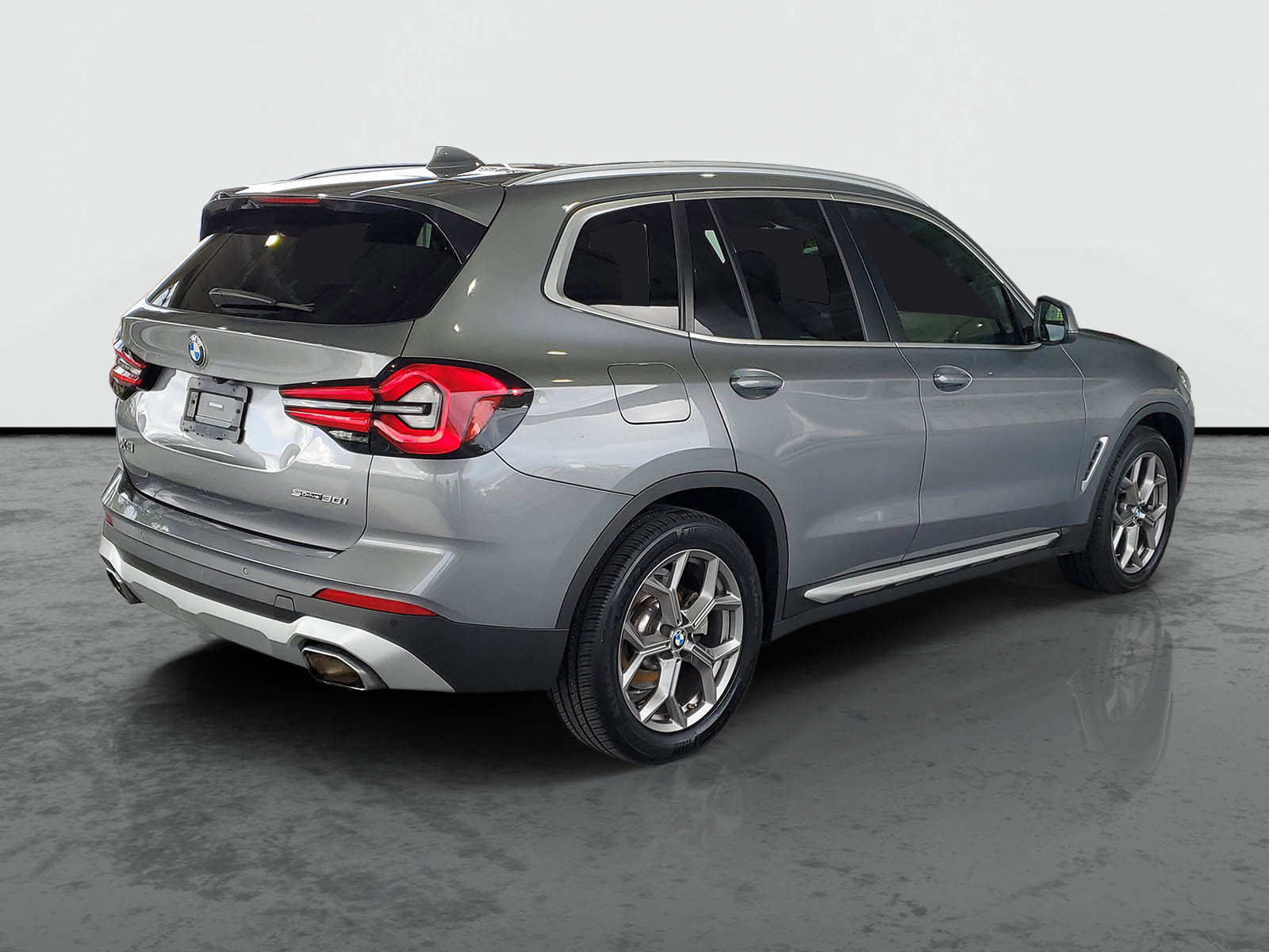 Used 2023 BMW X3 sDrive30i w/ Convenience Package RWD image 3
