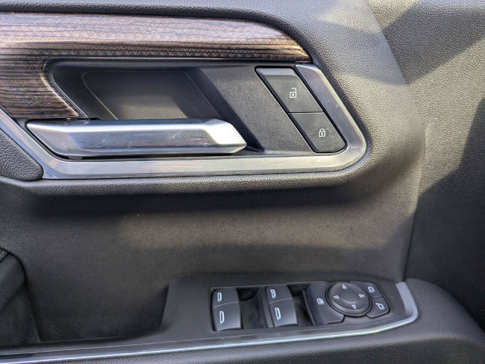 Used 2025 Chevrolet Silverado 1500 LT AWD/4WD image 22