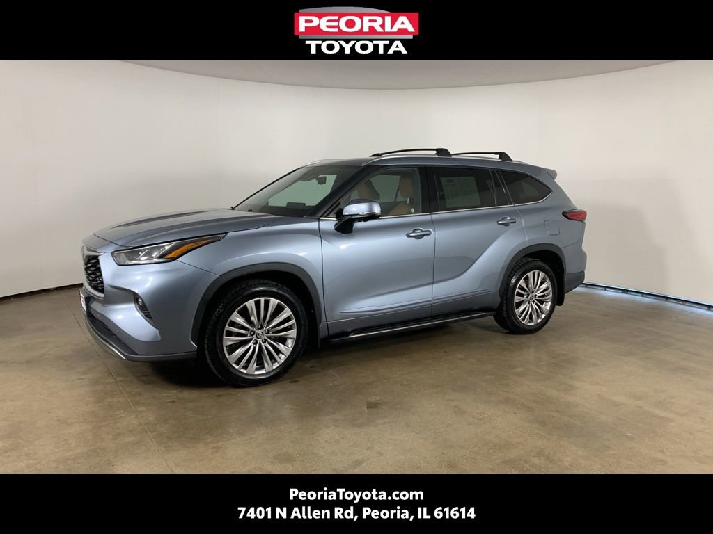 Used 2023 Toyota Highlander Platinum image 1