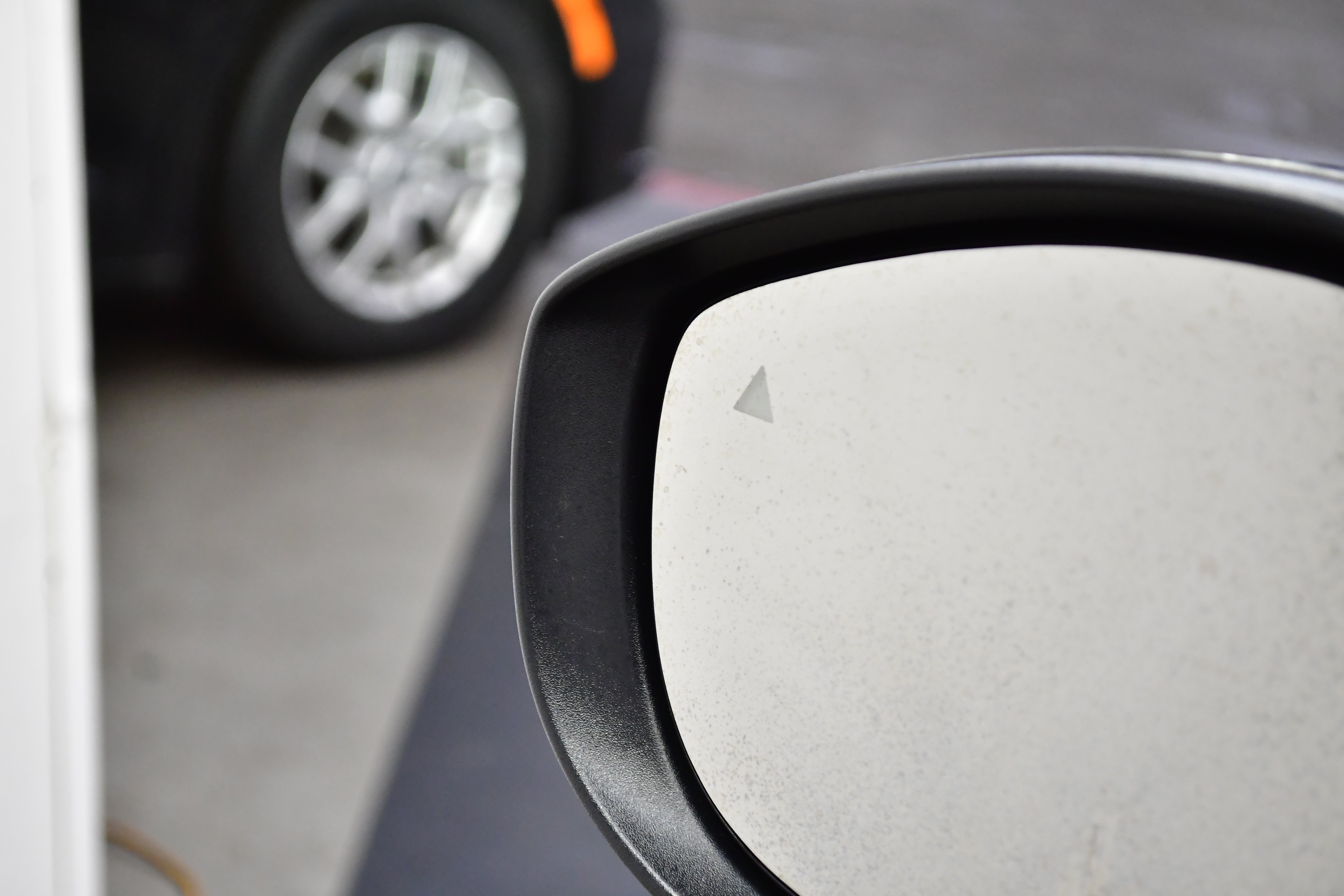 Used 2023 Chrysler Pacifica Touring-L image 34