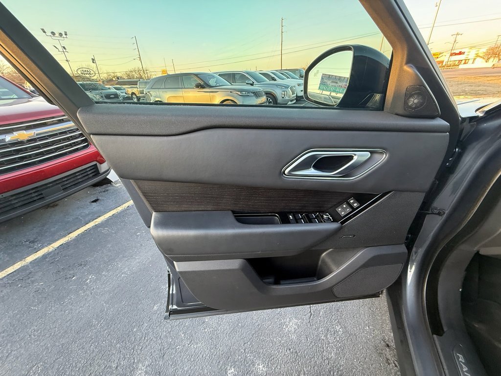 Used 2024 Land Rover Range Rover Velar Dynamic HSE image 10