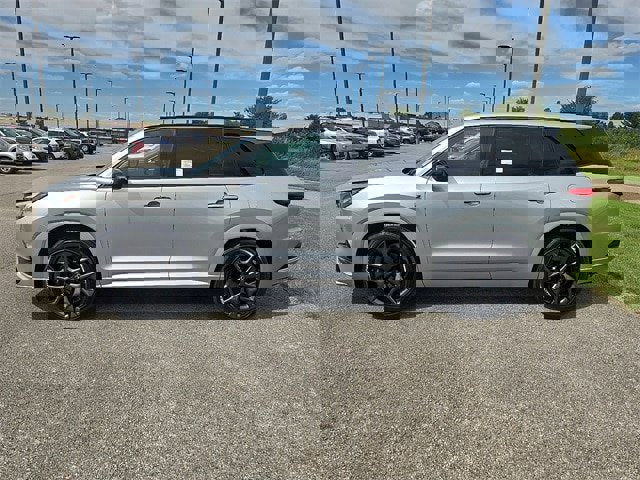 New 2025 Lexus TX 500h AWD image 6