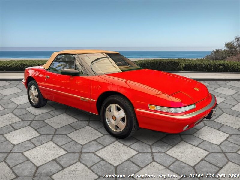 Used 1990 Buick Reatta Convertible FWD image 12