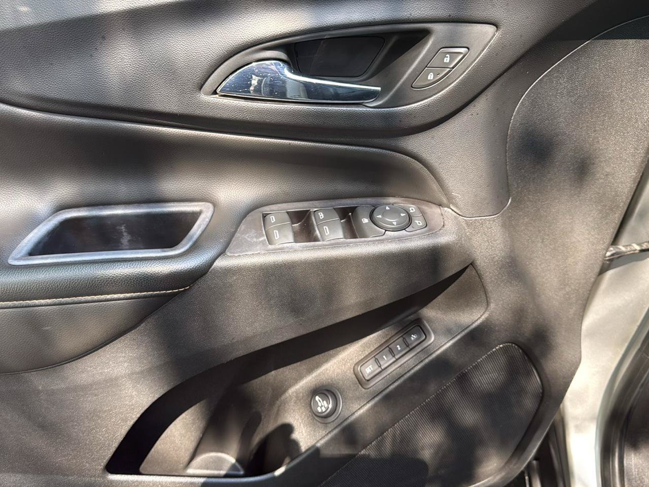 Used 2018 Chevrolet Equinox Premier AWD/4WD image 13