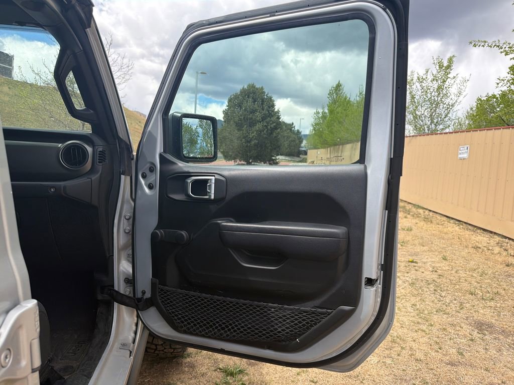 Used 2023 Jeep Gladiator Sport image 28