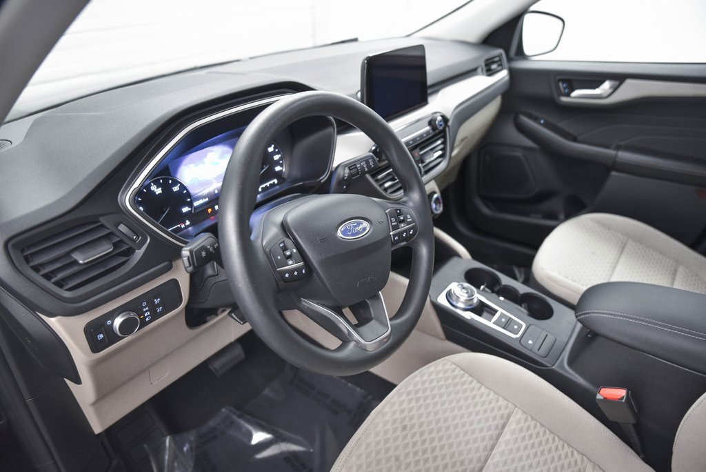 Used 2021 Ford Escape SE image 16