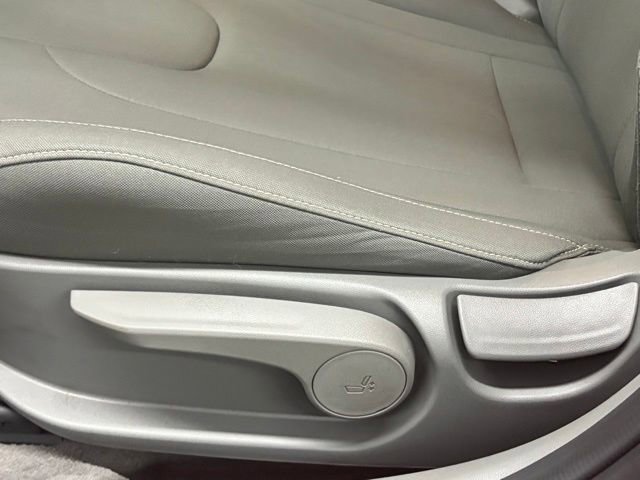 Used 2025 Hyundai Elantra Sport FWD image 12