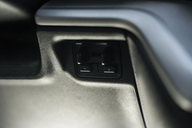 Used 2025 Ford Expedition Active image 35