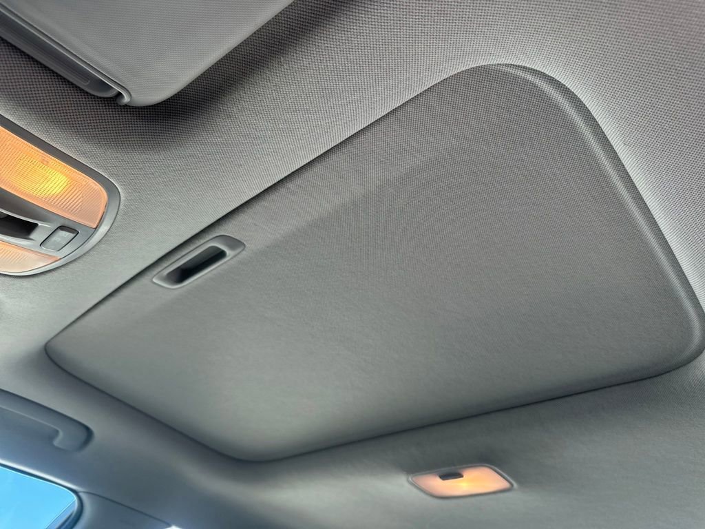 Used 2017 Hyundai Elantra Limited w/ Limited Tech Package 08 image 20