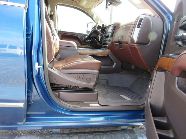 Used 2016 Chevrolet Silverado 2500 High Country w/ Duramax Plus Package AWD/4WD image 13