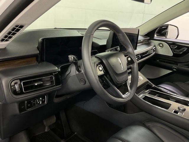 Used 2026 Lincoln Aviator Reserve AWD/4WD image 16