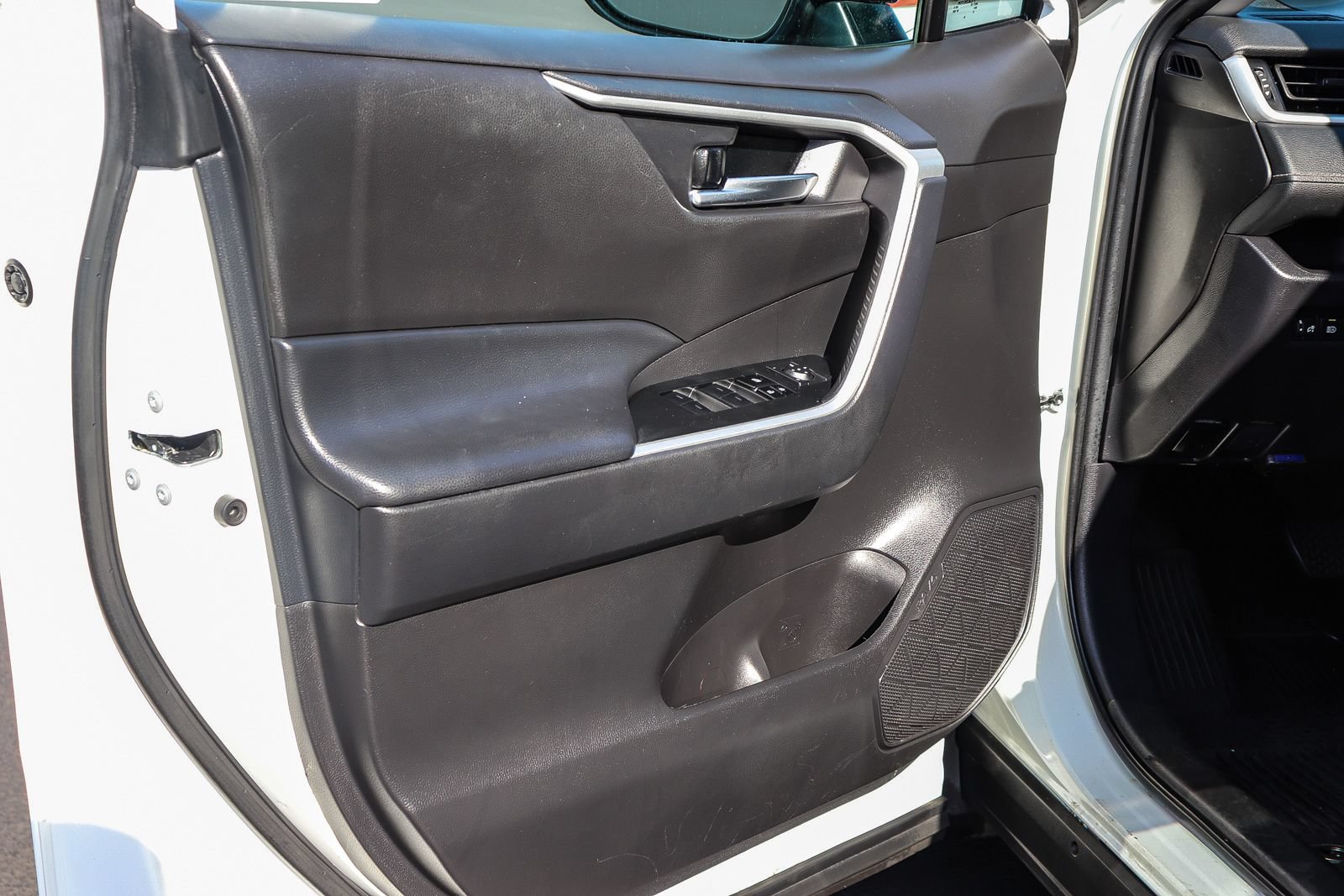 Certified 2024 Toyota RAV4 XLE FWD image 26