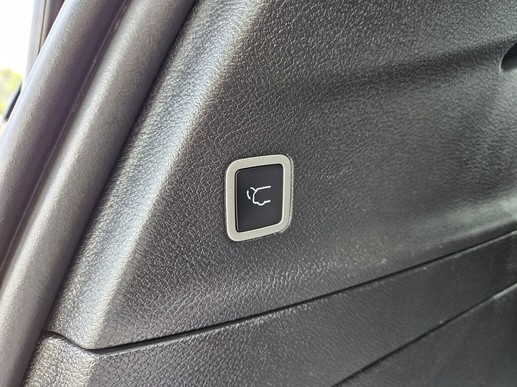 Used 2025 Chrysler Pacifica Select FWD image 13