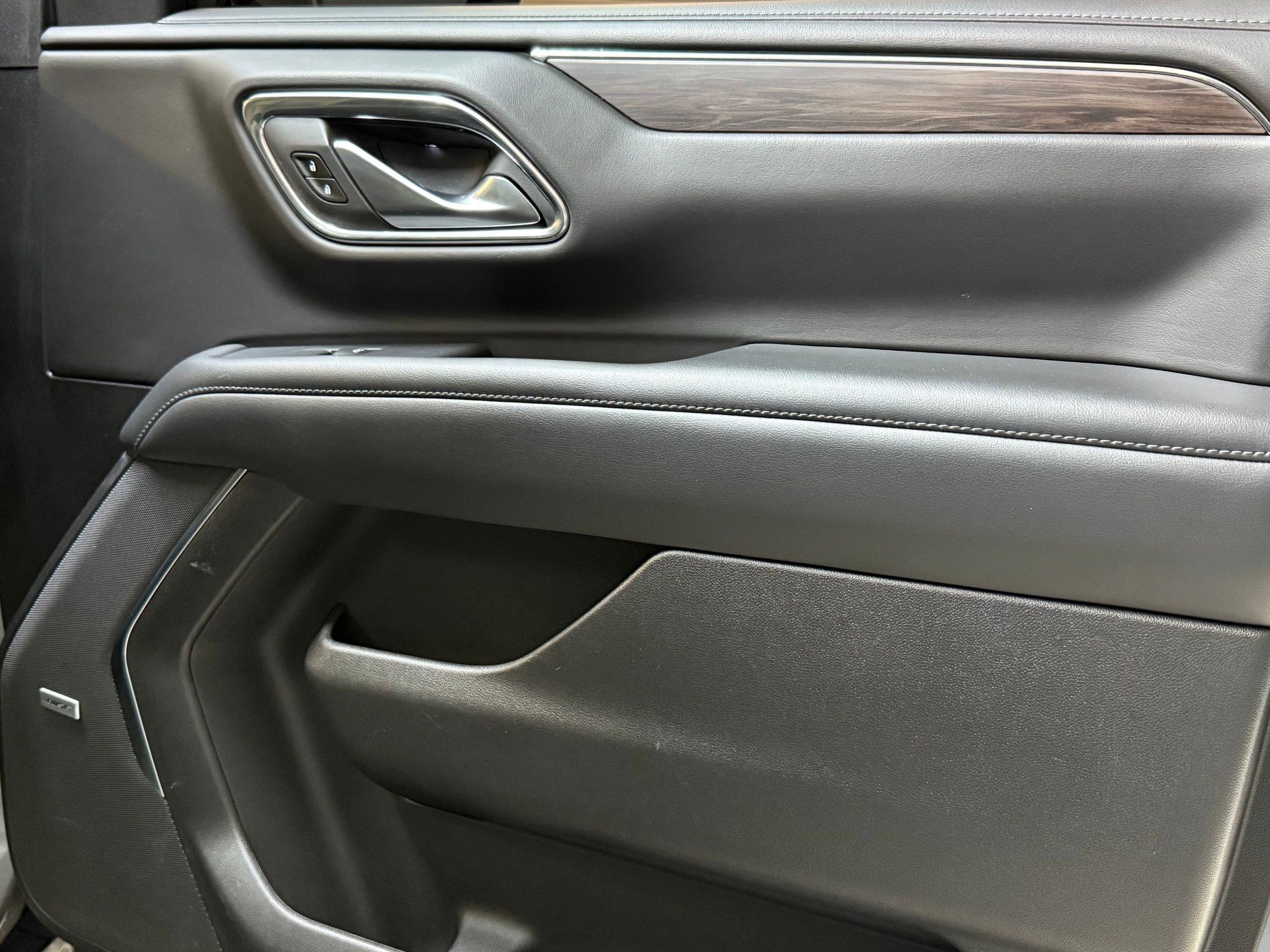 Used 2022 Chevrolet Tahoe LT w/ LT Signature Package image 50