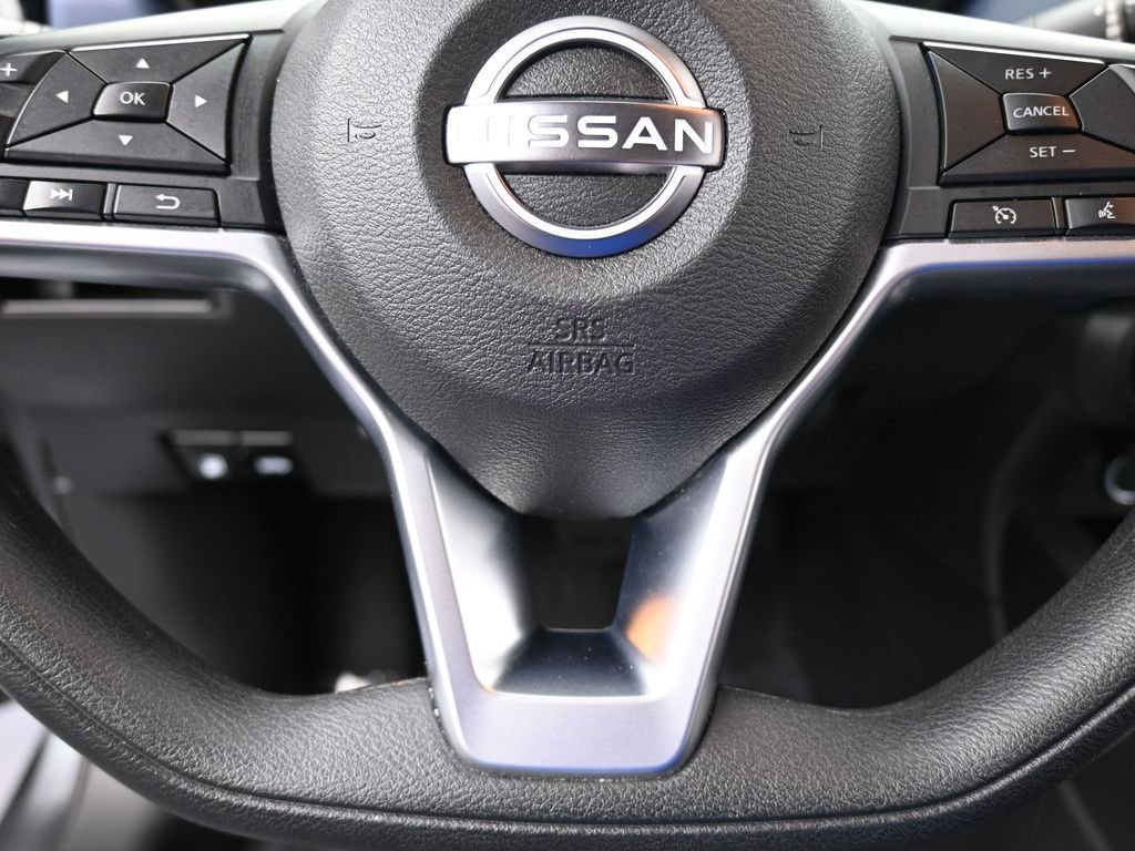 Used 2023 Nissan Versa SV image 28