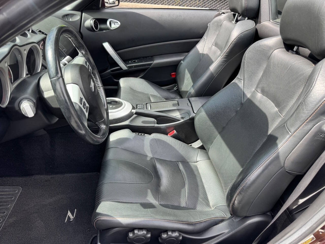 Used 2006 Nissan 350Z Touring RWD image 11