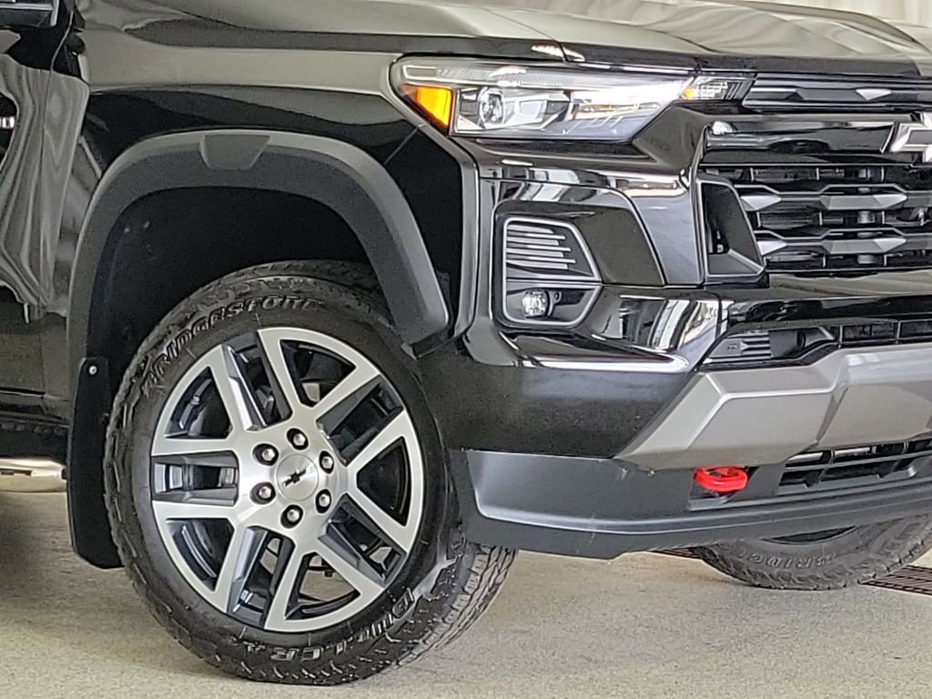 Certified 2023 Chevrolet Colorado Z71 w/ Z71 Convenience Package 2 AWD/4WD image 2