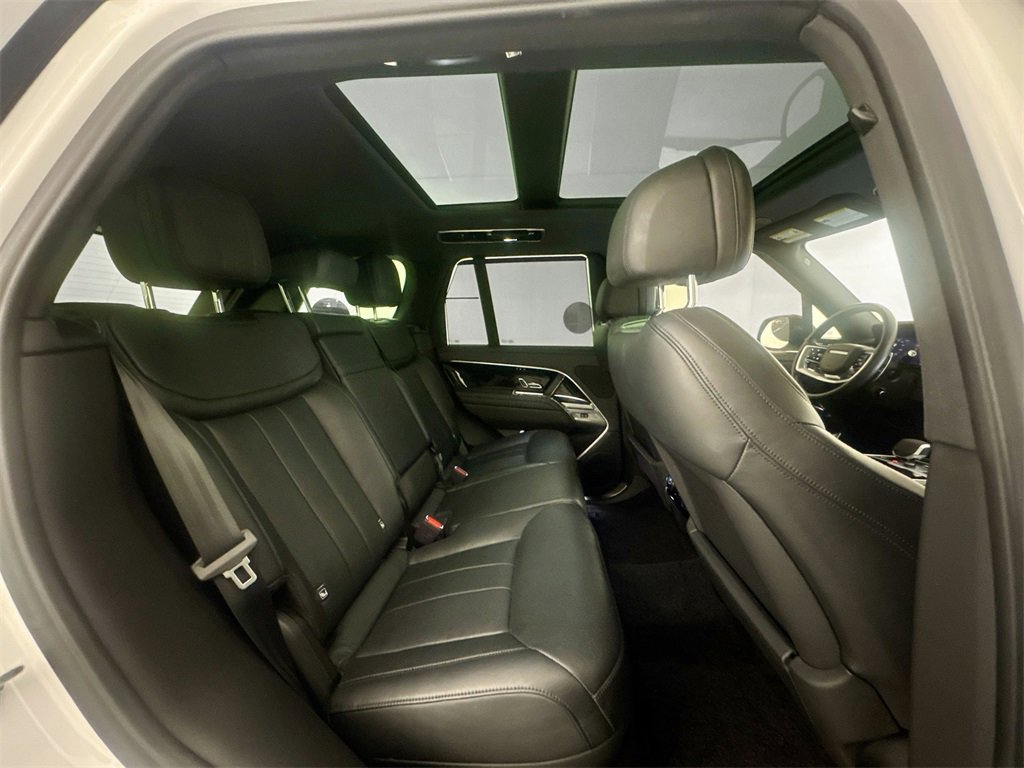 Certified 2023 Land Rover Range Rover SE image 27