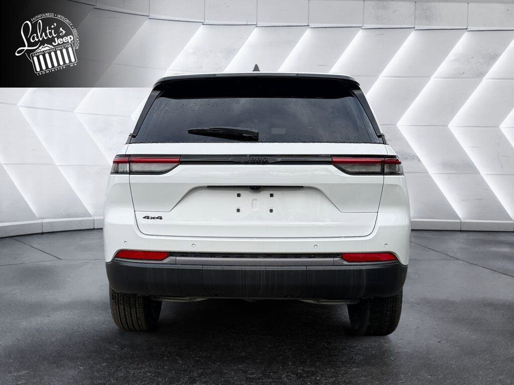 New 2026 Jeep Grand Cherokee Altitude image 5