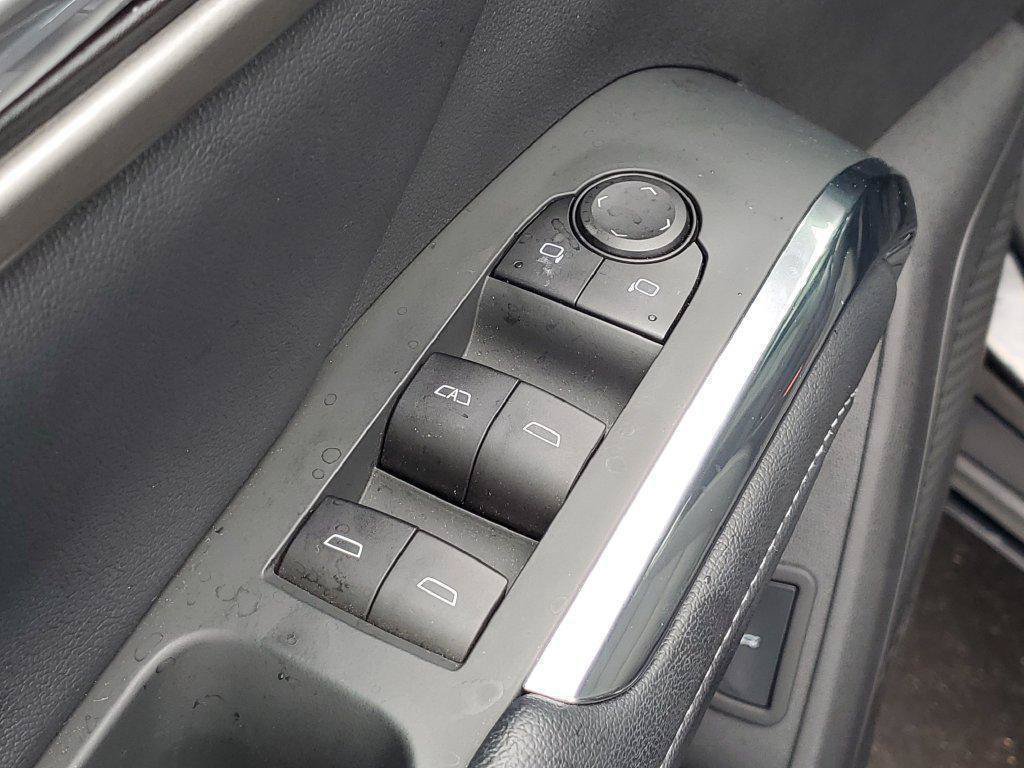 Used 2025 Chevrolet Traverse LT w/ Driver Confidence Package FWD image 22