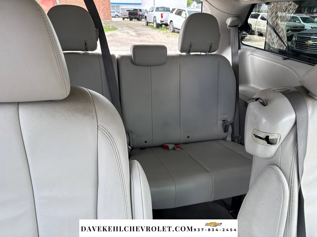 Used 2014 Toyota Sienna XLE w/ Entertainment Package FWD image 23