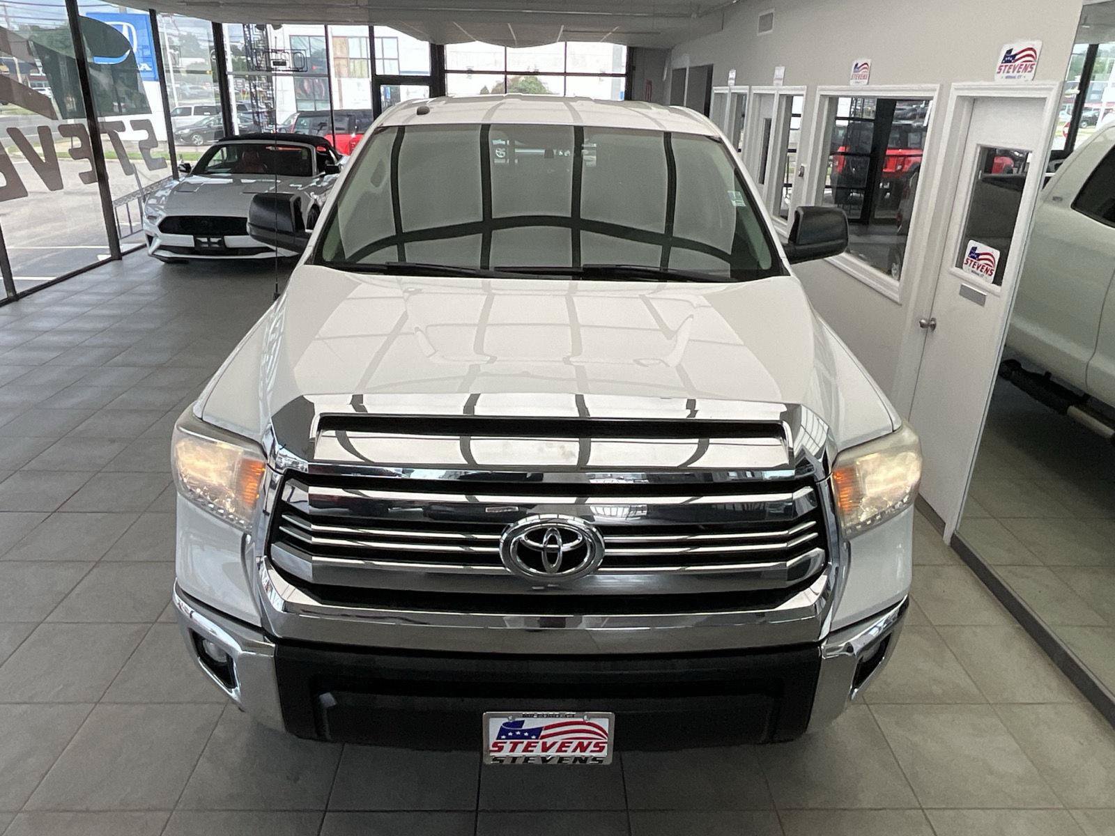 Used 2017 Toyota Tundra SR5 w/ TRD Off Road Package AWD/4WD image 29