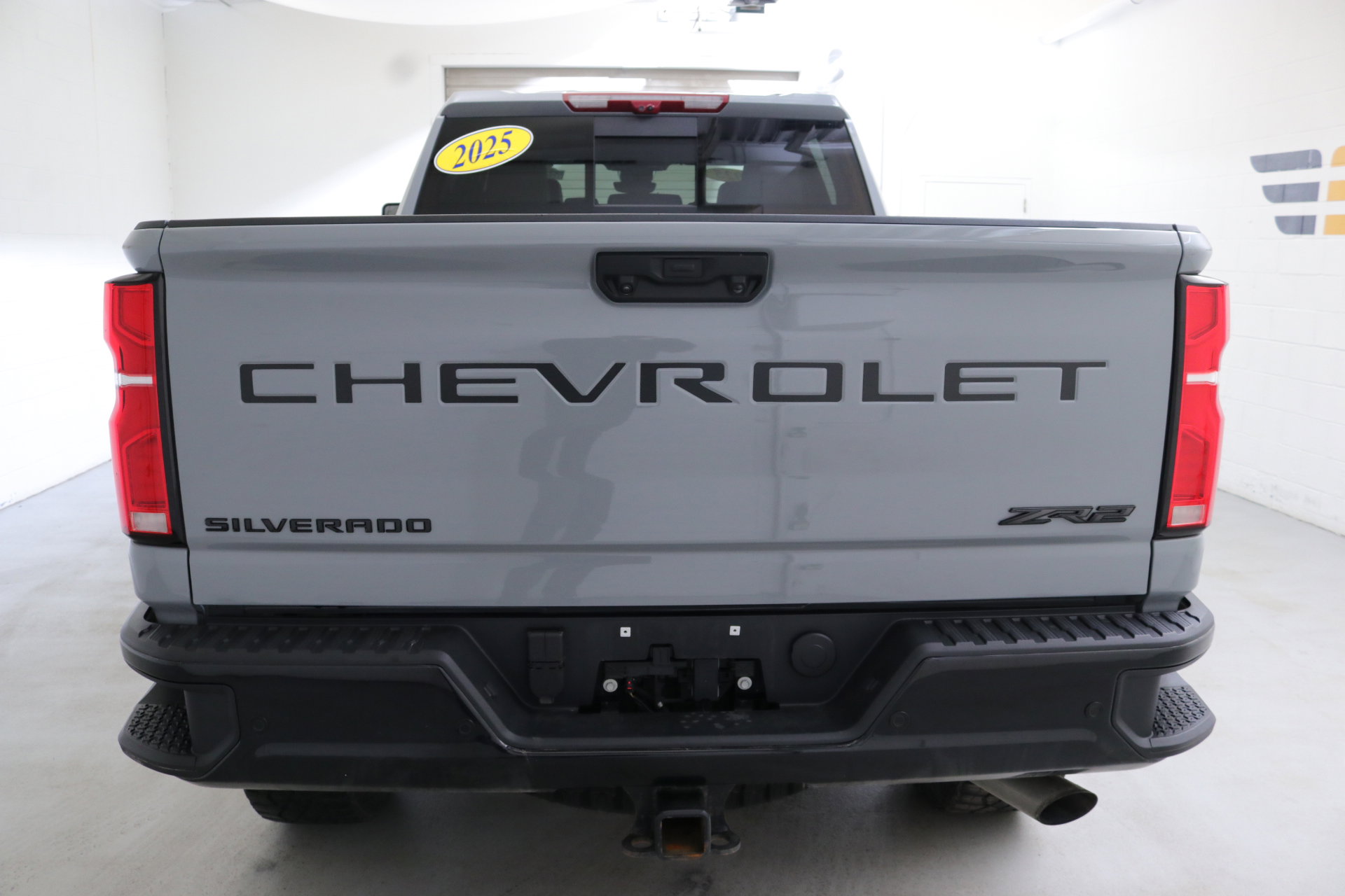 Used 2025 Chevrolet Silverado 2500 ZR2 w/ Technology Package image 7