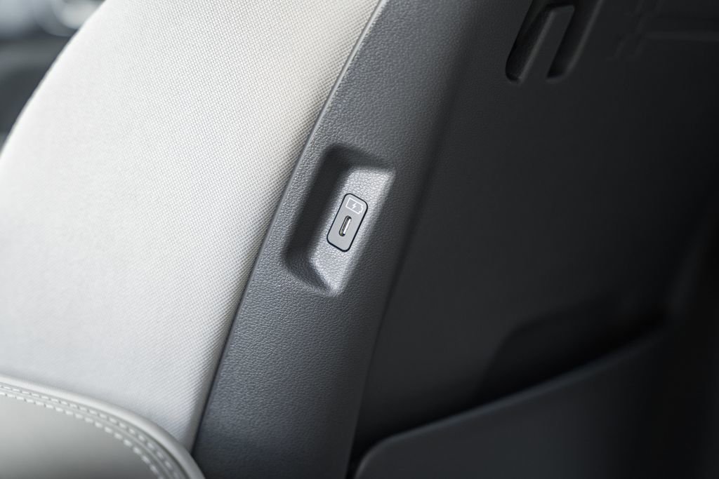 New 2026 Hyundai Santa Fe SE image 32