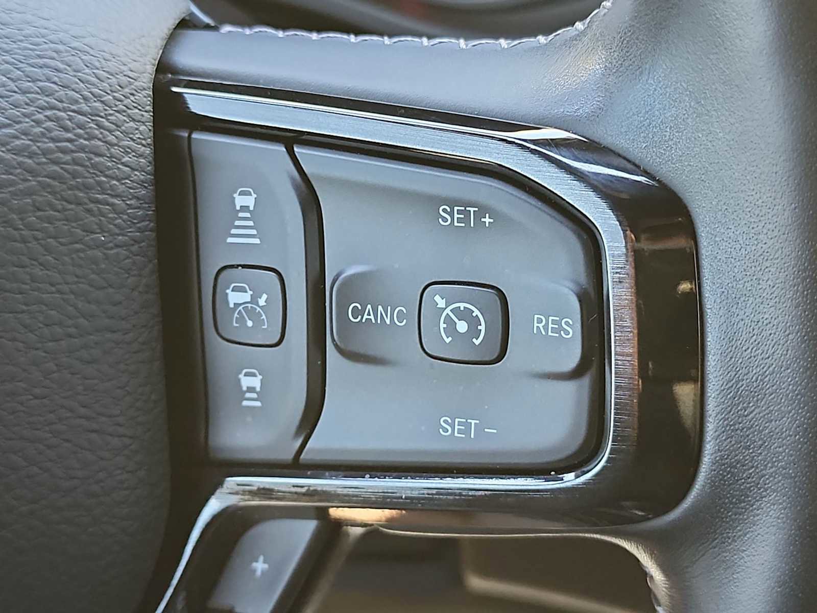 Used 2023 RAM 1500 Limited AWD/4WD image 29