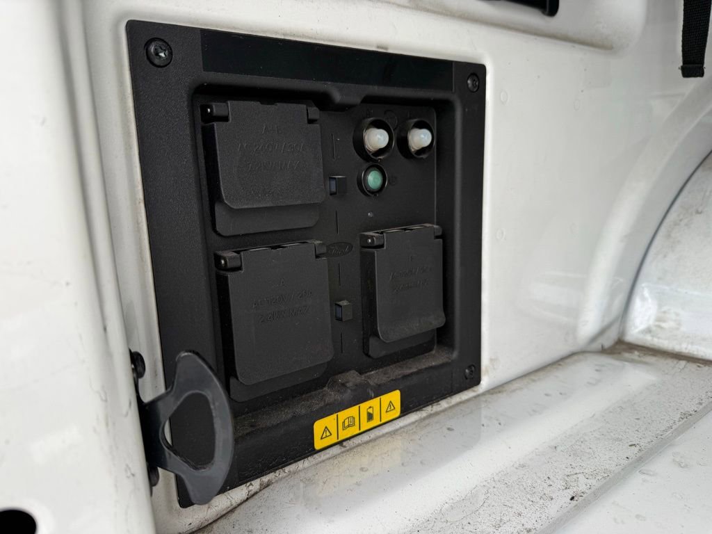 Used 2023 Ford F150 Lightning Lariat image 32