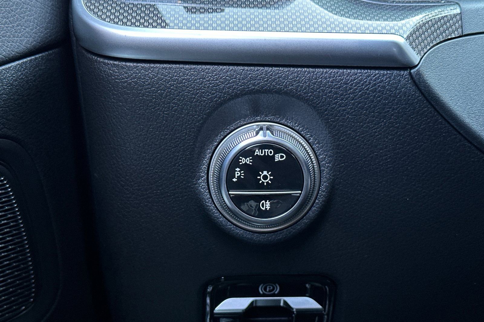 New 2025 Mercedes-Benz C 300 4MATIC Sedan image 27