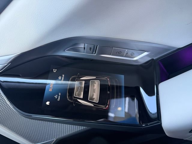 Certified 2024 BMW 760i xDrive w/ Executive Package image 33