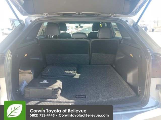 Used 2022 Volkswagen Atlas Cross Sport SE image 29