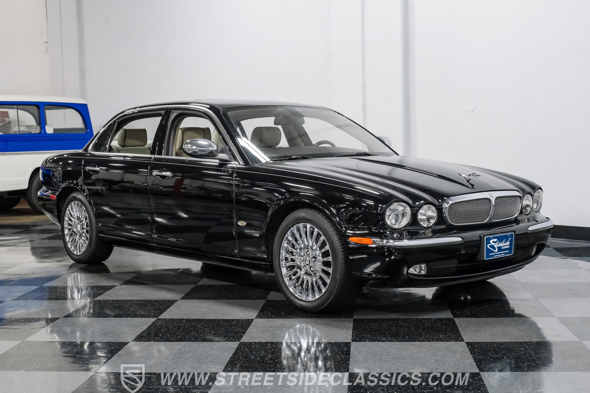 Used 2007 Jaguar XJ8 L RWD image 14