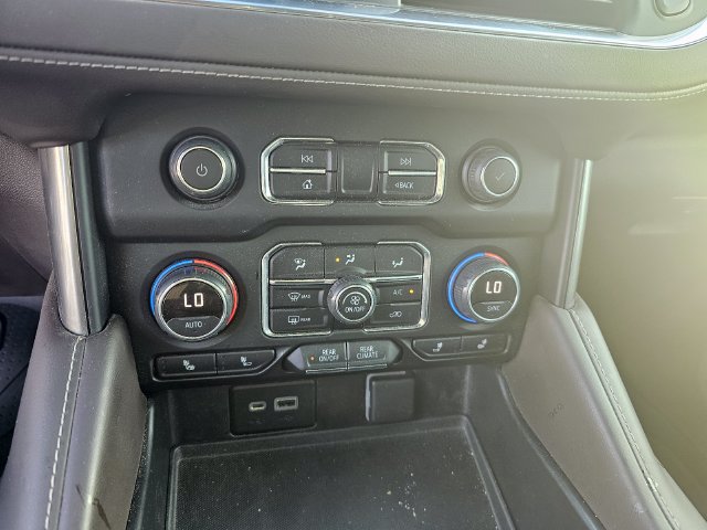 Used 2022 Chevrolet Suburban LT w/ Luxury Package AWD/4WD image 27
