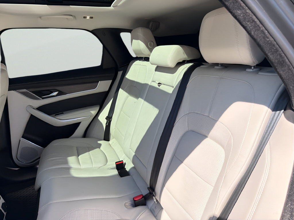 Used 2021 Jaguar F-PACE R-Dynamic S AWD/4WD image 31