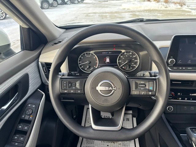 Used 2023 Nissan Rogue SV image 13