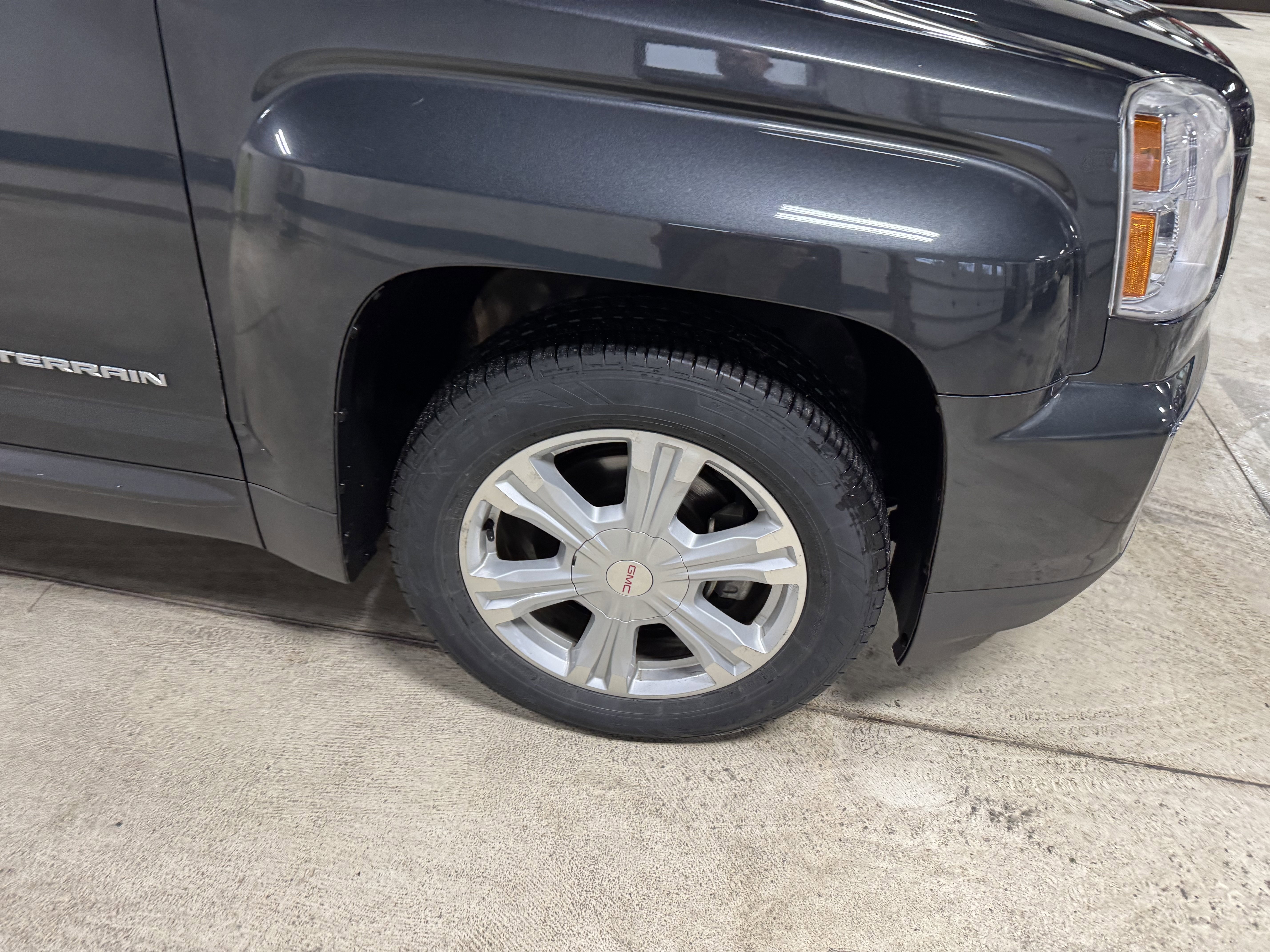 Used 2017 GMC Terrain SLE w/ Driver Alert Package I image 7