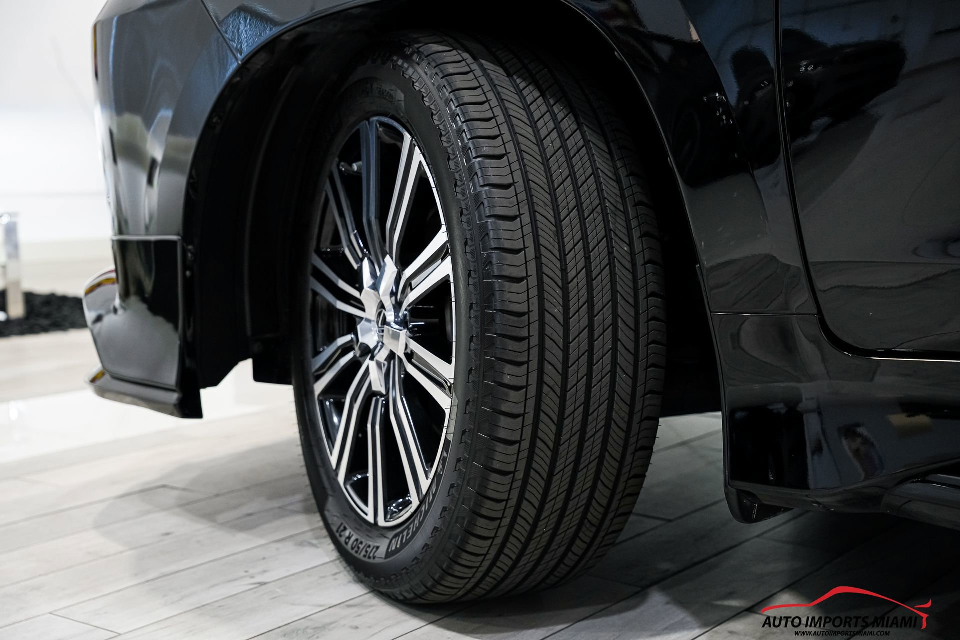 Used 2021 Lexus LX 570 4WD w/ Luxury Package image 93