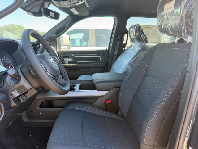 New 2026 RAM 3500 Big Horn AWD/4WD image 15
