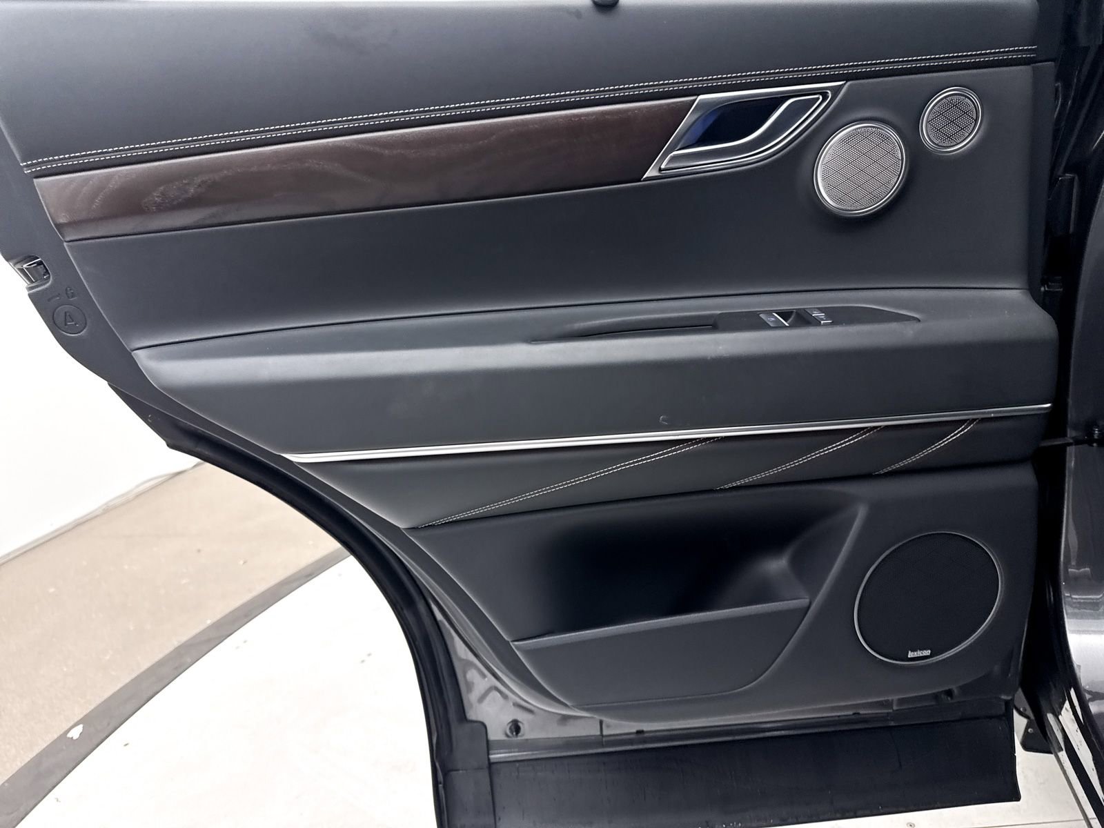 Used 2022 Genesis GV80 2.5T w/ Advanced Package 03 image 34