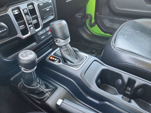 Used 2018 Jeep Wrangler Unlimited Sahara AWD/4WD image 28