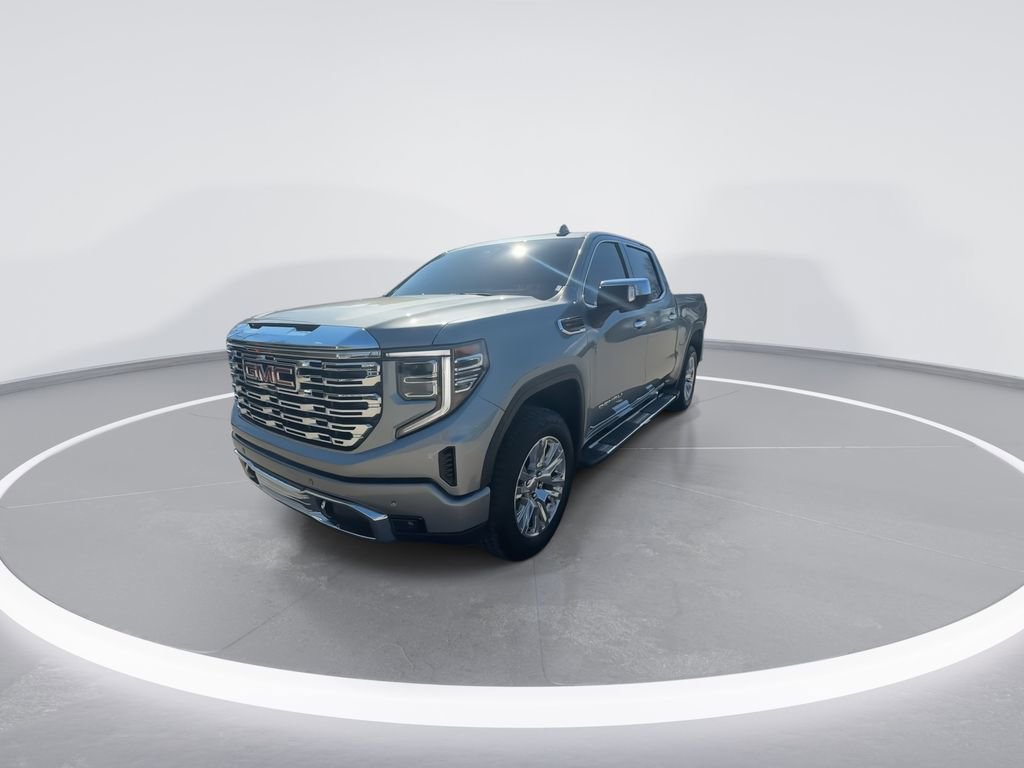 Used 2025 GMC Sierra 1500 Denali w/ Technology Package AWD/4WD image 4