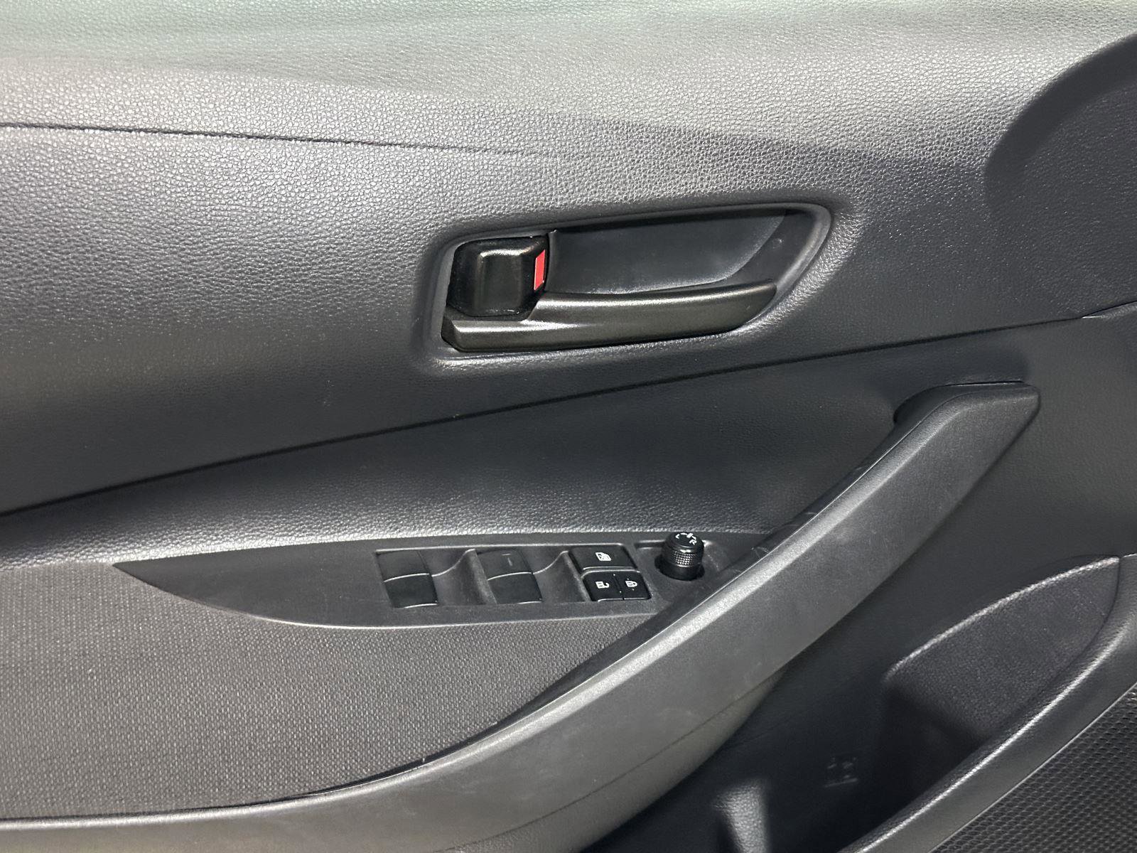Used 2025 Toyota Corolla LE FWD image 21