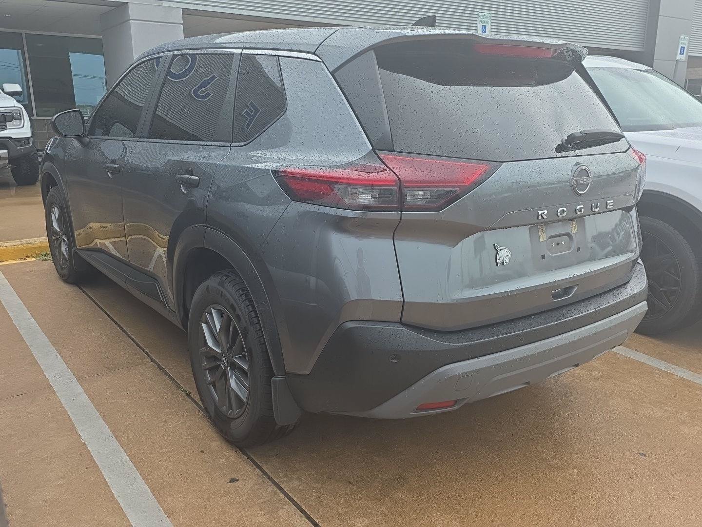 Used 2023 Nissan Rogue S FWD image 6