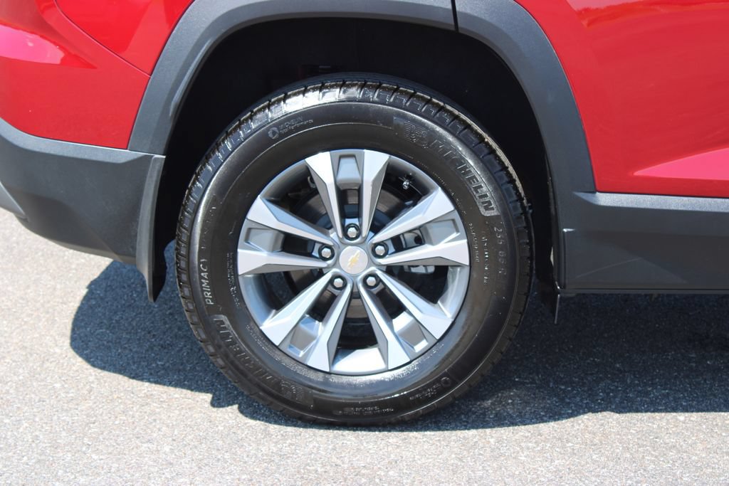 Used 2026 Chevrolet Equinox LT w/ LPO, Floor Liner Package AWD/4WD image 13